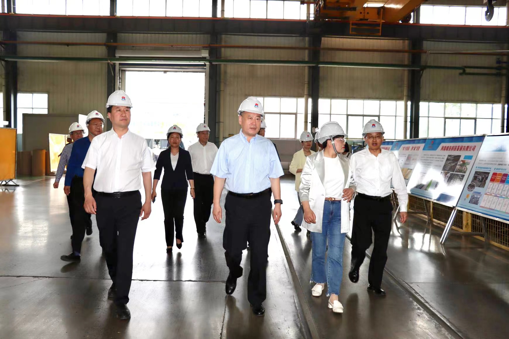 鄭州海關(guān)副關(guān)長李兆明到明泰科技調(diào)研 鄭州海關(guān)副關(guān)長李兆明到明泰科技調(diào)研