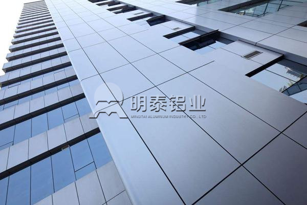 鋁塑板用鋁箔基材厚度一般是多少絲？鋁箔生產廠家哪家好？